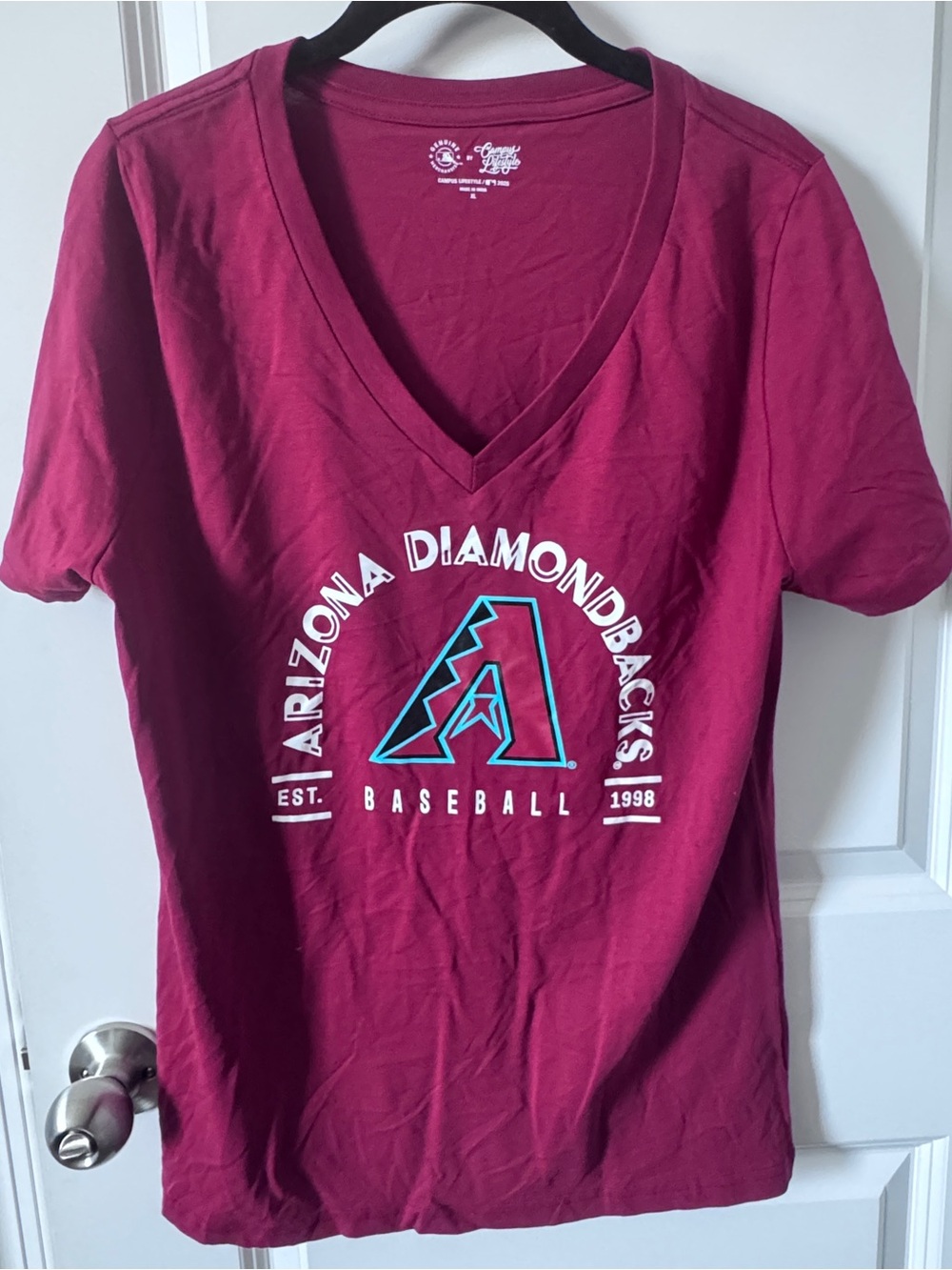 NWT-Women's V-Neck Arizona Diamondbacks Baseball T-Shirt-Red-XL